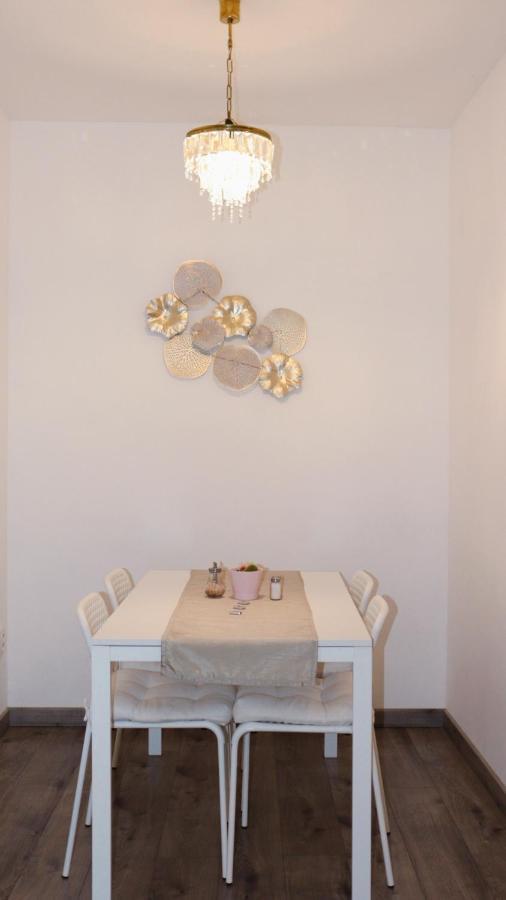 Apartman - Cafe Princ Pod Hradem Wifi, Klima Šternberk Exteriör bild